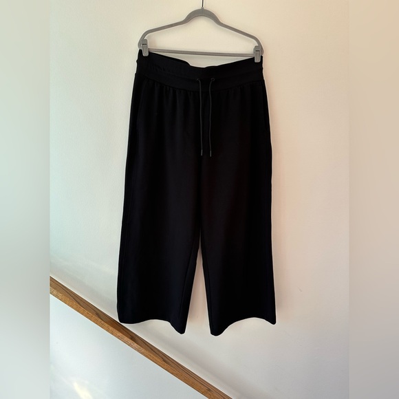 Old Navy Extra High-Waisted Dynamic Fleece Wide-Leg Sweatpants, NWOT - Picture 3 of 5